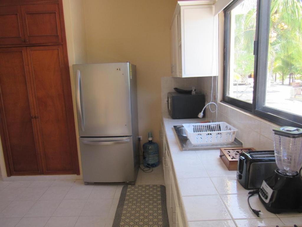 Two Bedroom Beachfront Villa סלסטון מראה חיצוני תמונה
